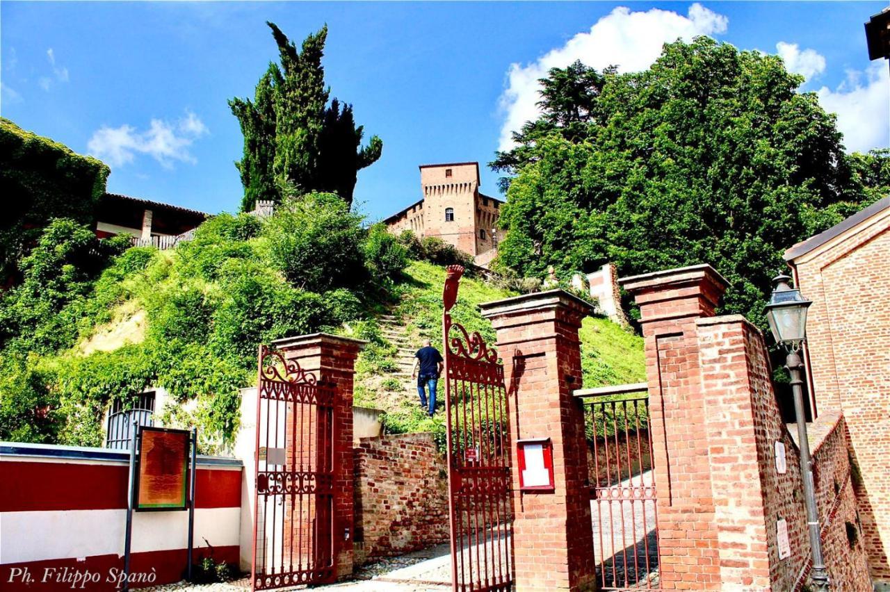 Foresteria Ristorante Conti Roero Monticello d'Alba Exterior foto
